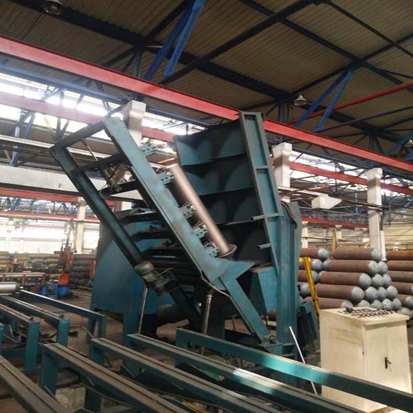 鋼瓶二工位內噴機