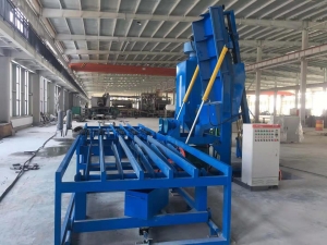 兩工位內（nèi）噴機（jī）